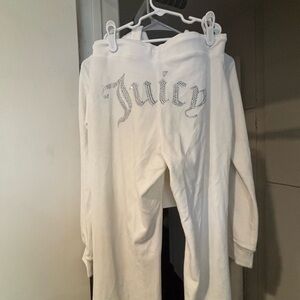 JUICY COUTURE || White Velour Sweatsuit